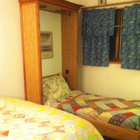 Whalesong Bed And Breakfast-3